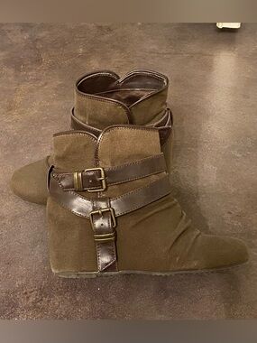 Women’s Olive Ankle Wedge Boots with Buckle Straps